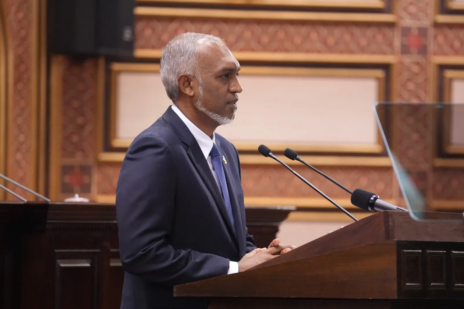 "ގާވެފައި" ހުރި މަޝްރޫޢުތައް ބަލައި، ރައްޔިތުން އެދޭގޮތަށް އެ މަޝްރޫޢުތައް އަލުން ފަށަމުން މިދަނީ: ރައީސް މުޢިއްޒު