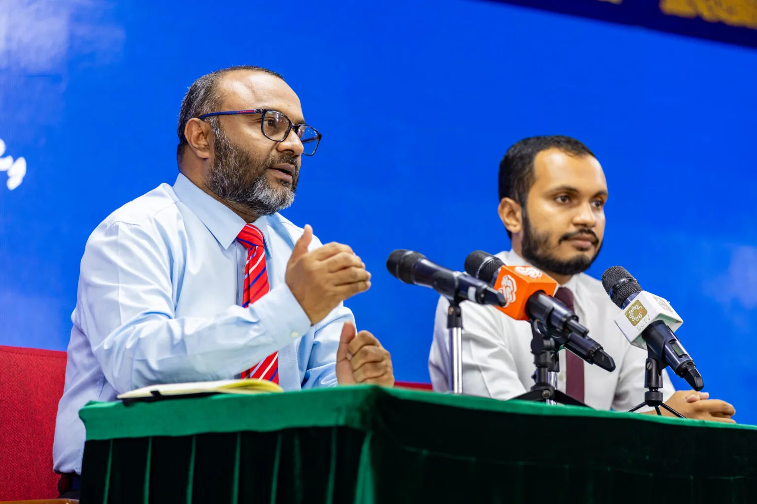 1448 ވަނަ އަހަރު ޙައްޖުގެ އަޅުކަން އަދާކުރުމުގެ ފުރުޞަތު އުމުރުން 70 އަހަރުން މަތީގެ 324 ފަރާތަކަށް އަރުވަނީ 