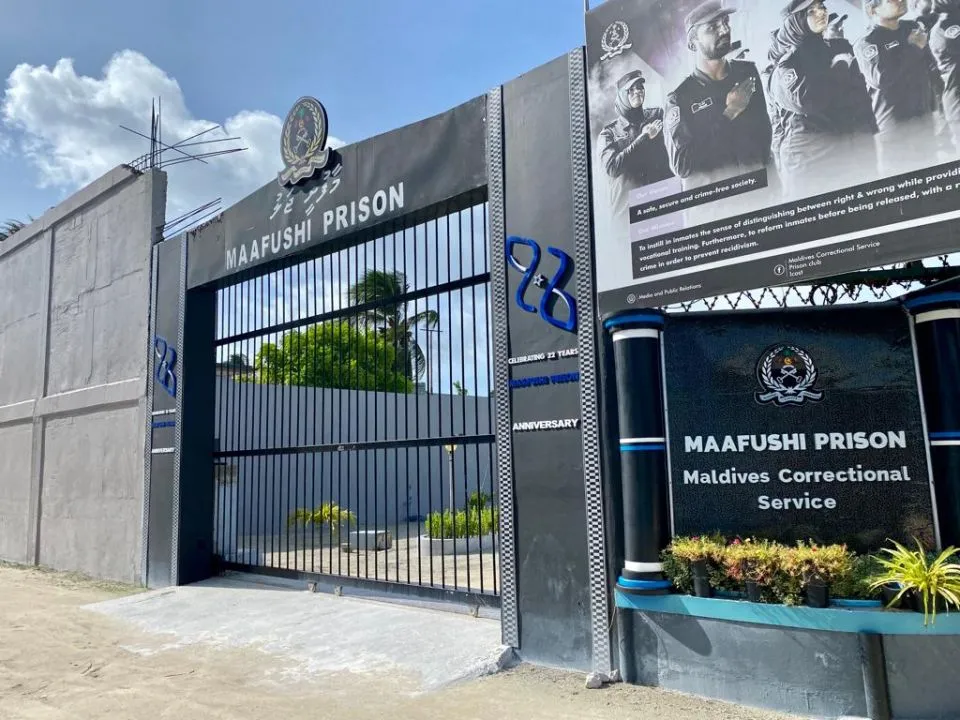 ކުޑަކުއްޖަކަށް ޖިންސީ ގޯނާ ކުރި މީހަކު ޖަލުގައި މަރުވެއްޖެ!