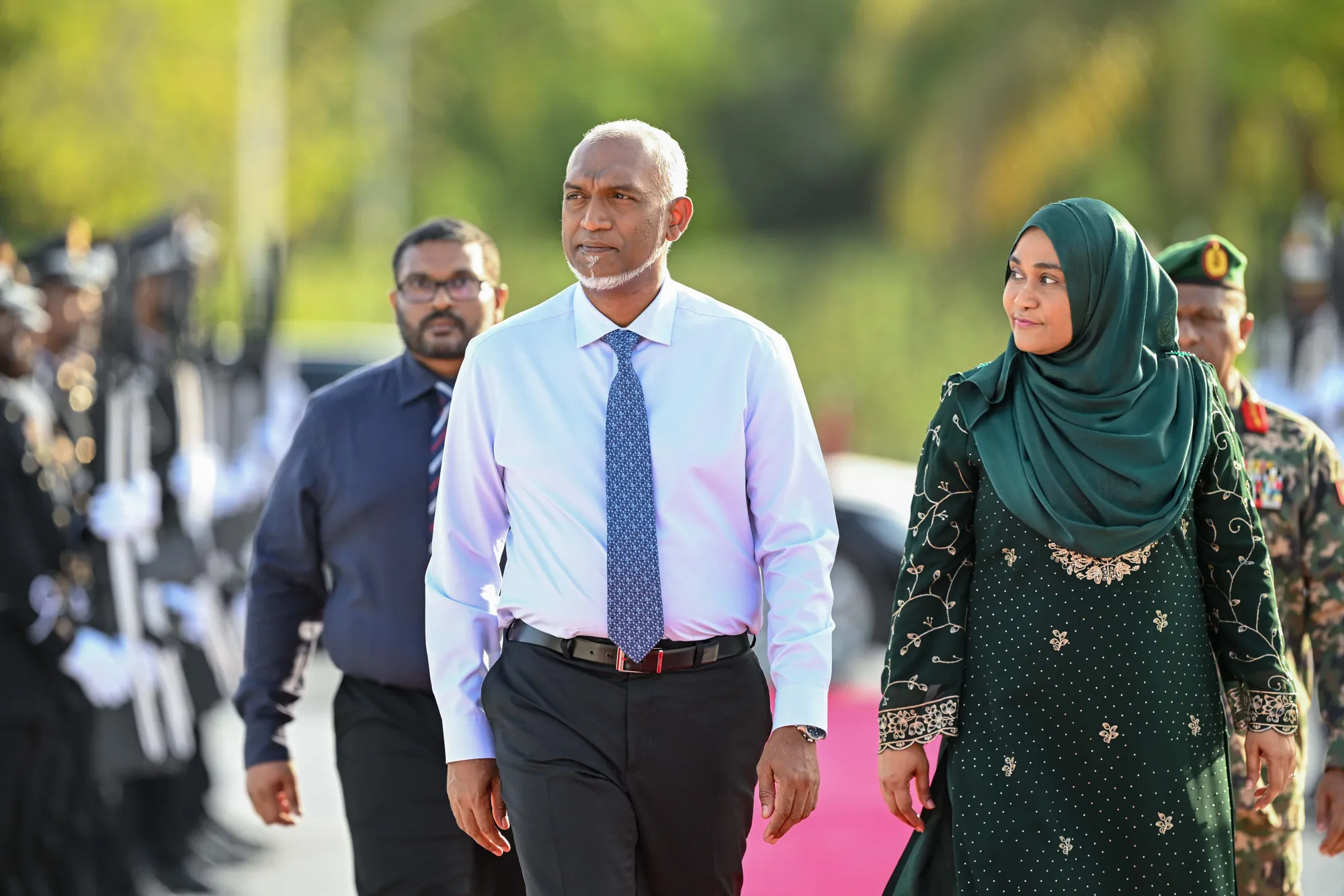 ރައީސް ދެ ކަނބަލުންގެ މާލީ ބަޔާން : 6 މަހުގެ އާމްދަނީ މިލިއަނަކާ ގާތްކުރޭ