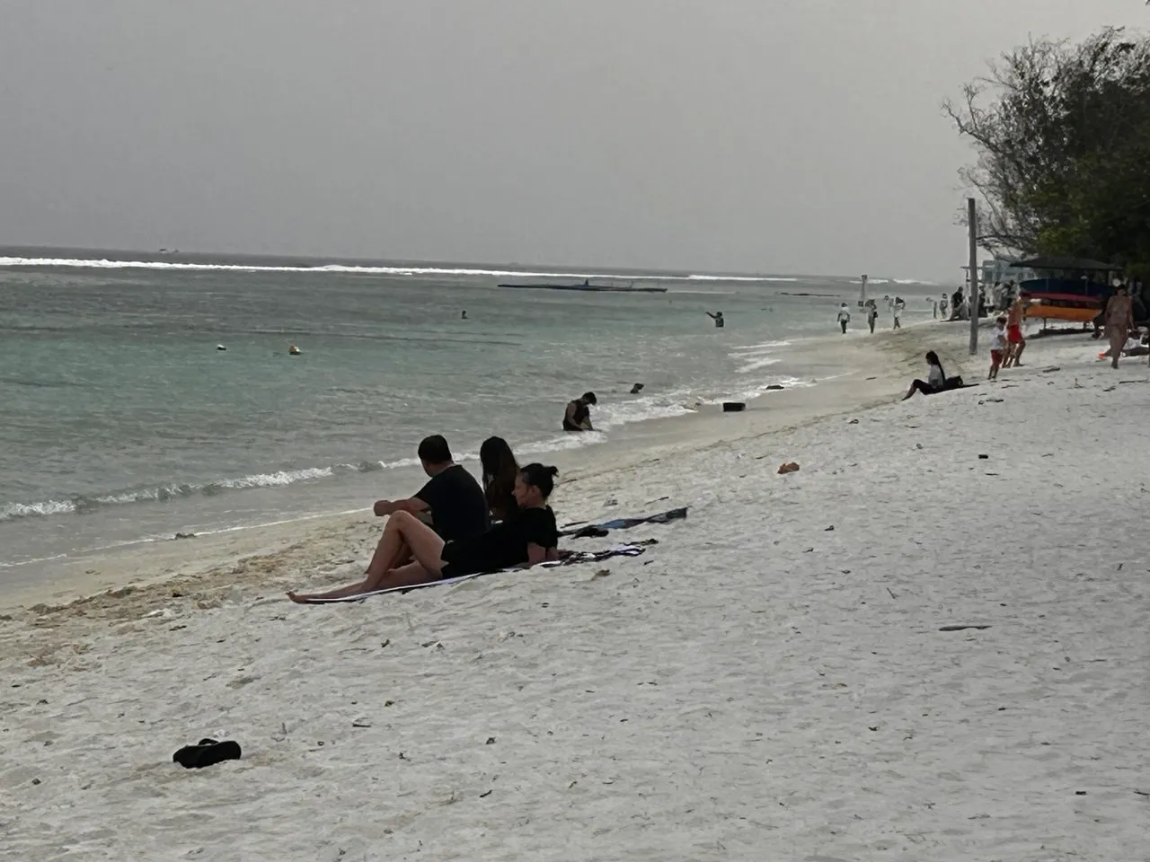 ނިވާކަން ކުޑަގޮތަށް ހެދުން އަޅާ ބިދޭސީންނަށް ފިޔަަވަޅު އަޅަނީ