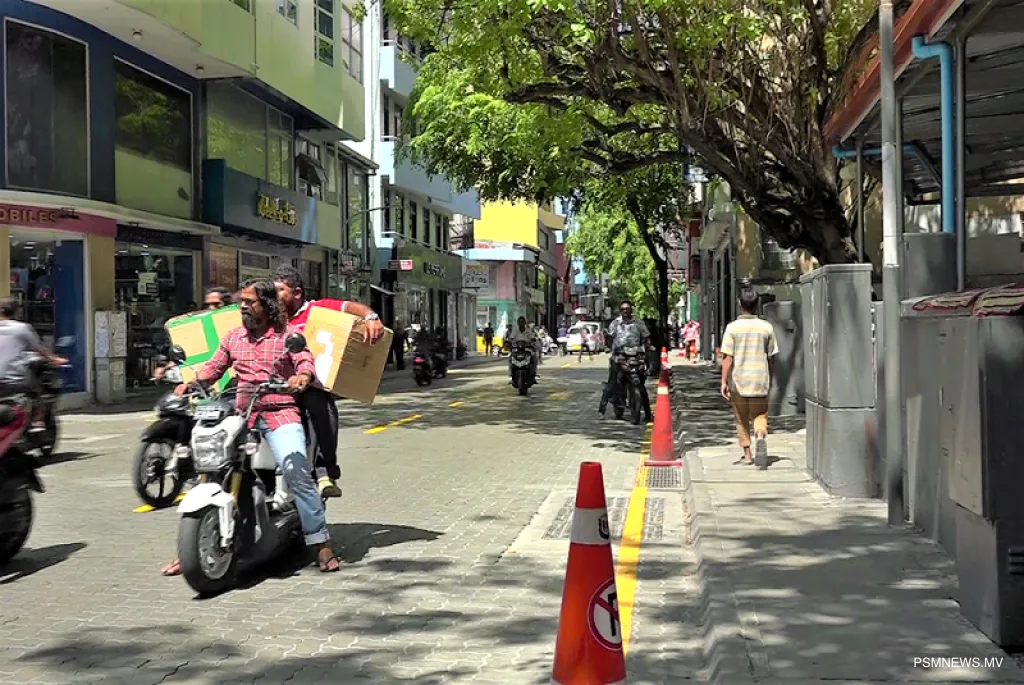 ސޯސަންމަގުގައި ދެ ސައިކަލު ޖެހި ހިނގި ނުރައްކާތެރި އެކްސިޑެންޓެއްގައި 3 މީހަކަށް އަނިޔާވެއްޖެ