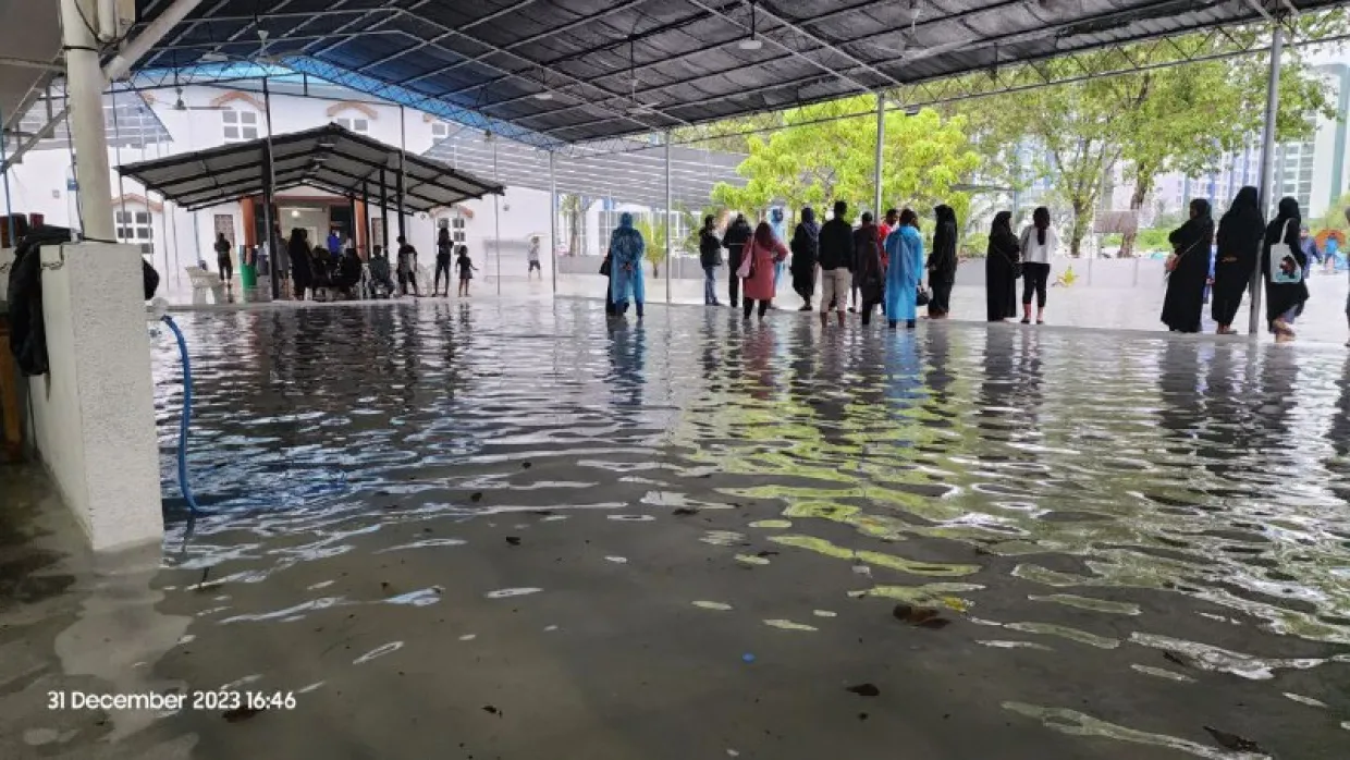 ބޯކޮށް ވާރޭވެހި އަނެއްކާވެސް ހުޅުމާލޭ ސަހަރާގައި ފެން ބޮޑުވެއްޖެ؛ މީހުން ވަޅުލުން މާލެއަށް!