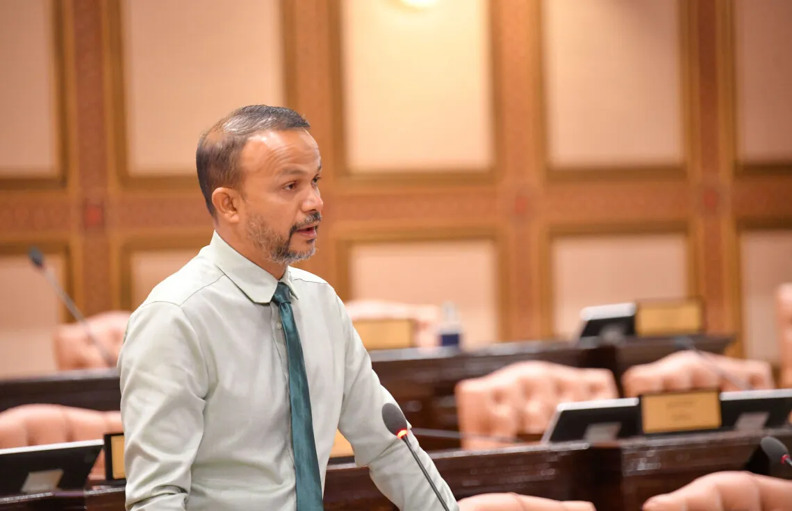 މެންބަރުންގެ ގޮނޑި ގެއްލުން ހުއްޓުވުމަށް ވަގުތީ އަމުރެއް ނެރެދޭން ކޯޓުގައި އެދިއްޖެ