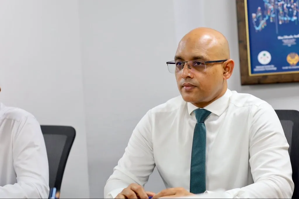 މިހާރު ކުރިޔަށްދާ ހާހަކަށްވުރެ ގިނަ ޕްރޮޖެކްޓު ލަސްވަނީ ހަނގުރާމައާ ހެދި: މިނިސްޓަރު
