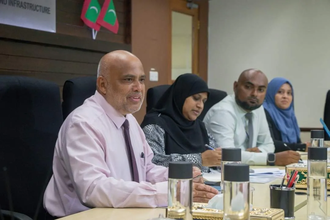 ވަޒީރު ހައިދަރު މަޖިލީހަށް ވަޑައިނުގެންނެވުމުން ފުލެޓް ތަކާއި ގުޅޭ ގޮތުން ސުވާލު ކުރުން އެހެން ދުވަހަކަށް!