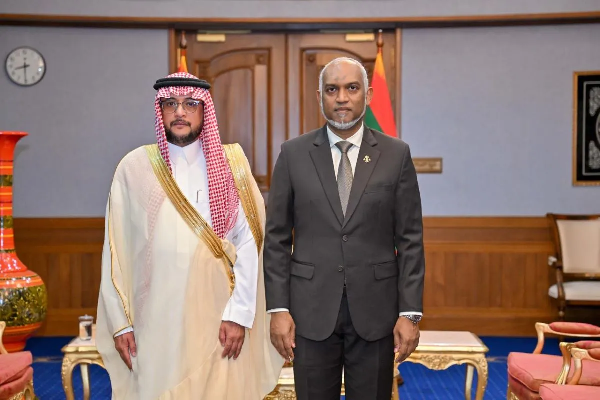 Newly appointed Ambassador of the Kingdom of Saudi Arabia to the Maldives,  Yahya Hassan Alhqahtani and President Dr. Muizzu (Photo/President's Office)