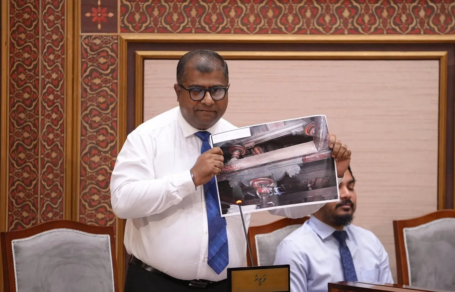 ކުރީ ސަރުކާރުގެ އިހުމާލުން ހުކުރު މިސްކިތުގެ އަސްލަށް ވަނީ ގެއްލުން ވެފަ: އާދަމް ނަސީރު