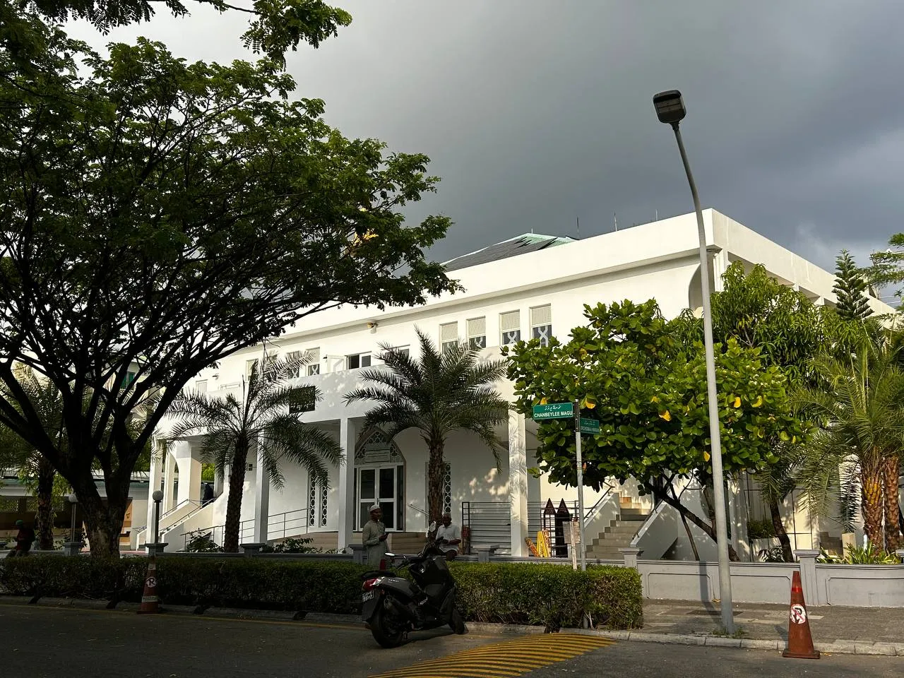 ހުޅުމާލޭގެ މިސްކިތަކަށް މީހަކު ގެއްލުން ދީފި