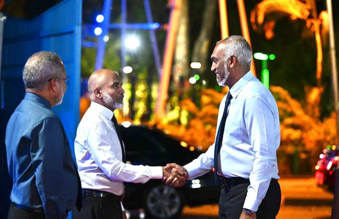 އަންނަ އަހަރުން ފެށިގެން ރަމަޟާން މަސް އެއްކޮށް ސުކޫލްތައް ބަންދު ކުރުމަށް ވަޒީރަށް ދަންނަވައިފި