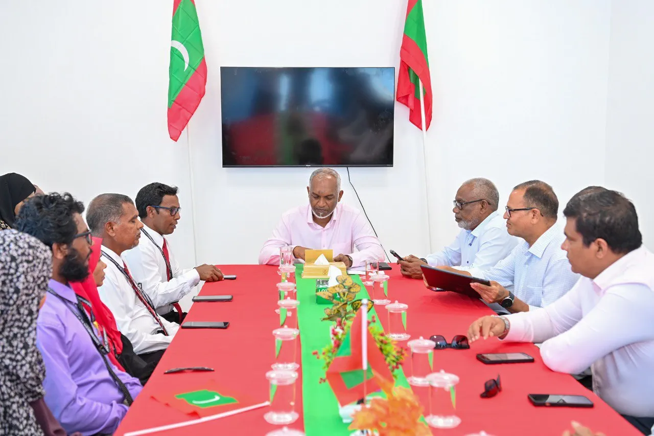 ނާލާފުށީގެ ކޯޒްވޭ އާއި ފެނާ ނަރުދަމާގެ މަސައްކަތް އަވަހަށް ނިންމަވައިދެއްވުމަށް އެދެފި