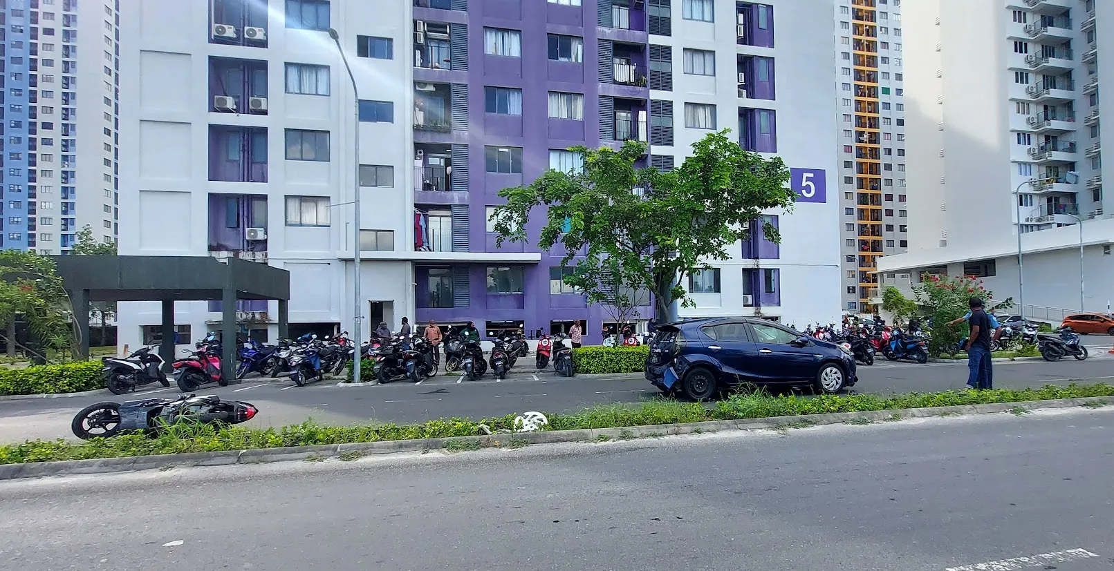 ހުޅުމާލެ ފޭސް 2 ގައި ސައިކަލަކާއި ކާރެއް ޖެހި ސައިކަލްދުއްވި މީހާއަށް ސީރިއަސް އަނިޔާތަކެއް